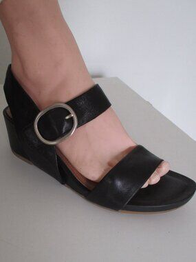 Sofft Vaya Womens Black Leather Ankle-strap 2" Wedge Open-toe Sandal NWOB - 9M